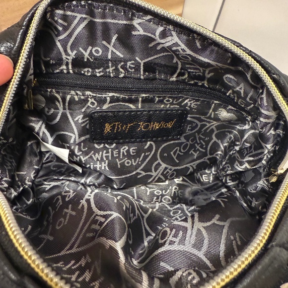 BETSEY JOHNSON Be Mine Mini Crossbody Handbag Black Quilted Hearts Bow & Charm - Picture 8 of 16